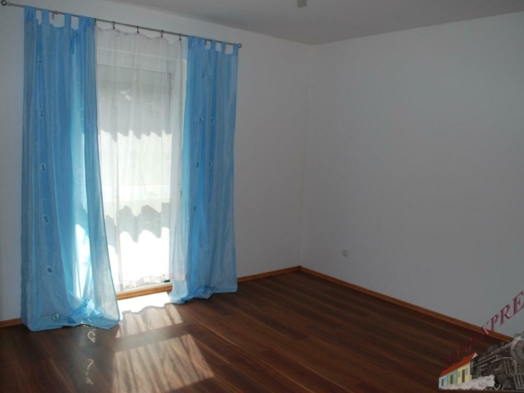Schlafzimmer mit Schrankraum