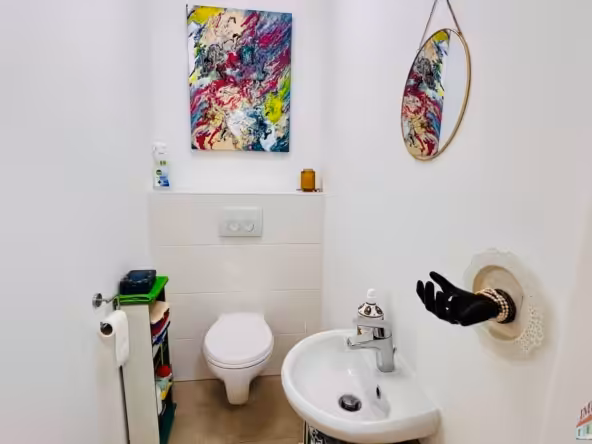 WC mit Handwaschbecken