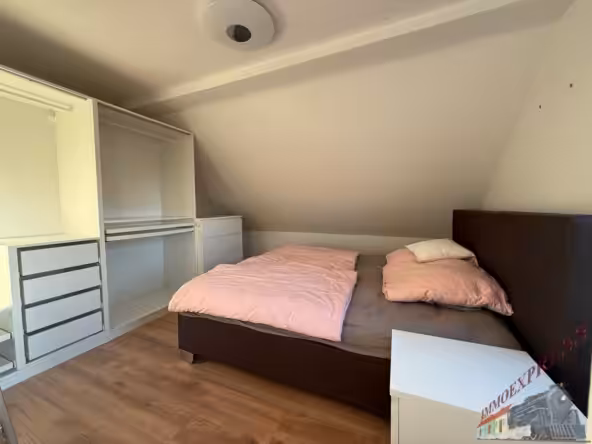 Schlafzimmer Linke Seite OG
