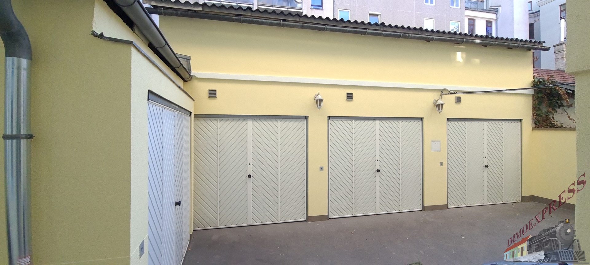 Hofansicht_Garagenboxen