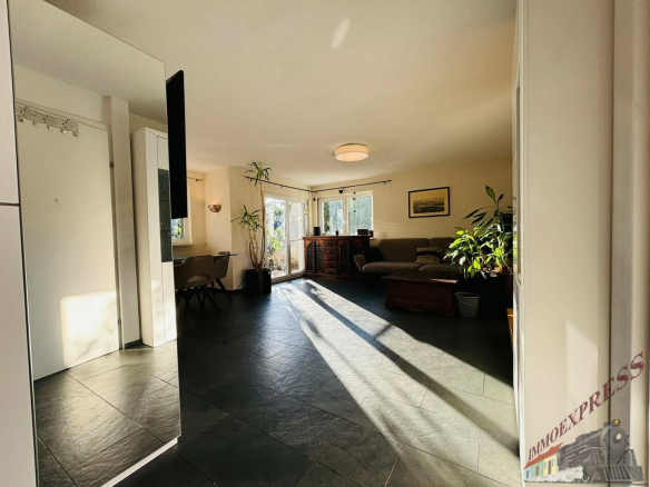 Vorzimmer Blickrichtung Wohnzimmer