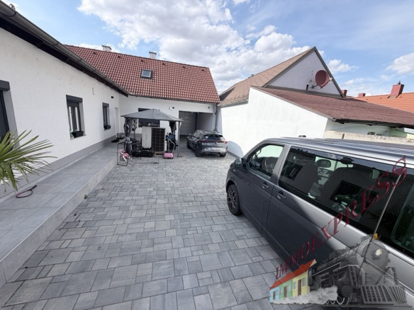 B5A51F59-3DFB-4C7E-9E31-BDAC859A370D