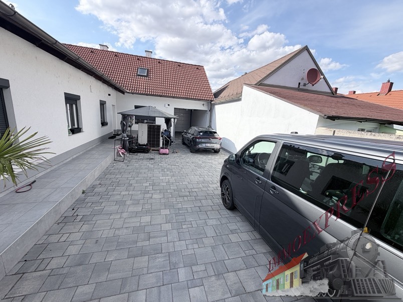 B5A51F59-3DFB-4C7E-9E31-BDAC859A370D