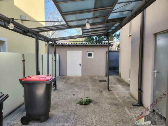 4 Haus Rückseite